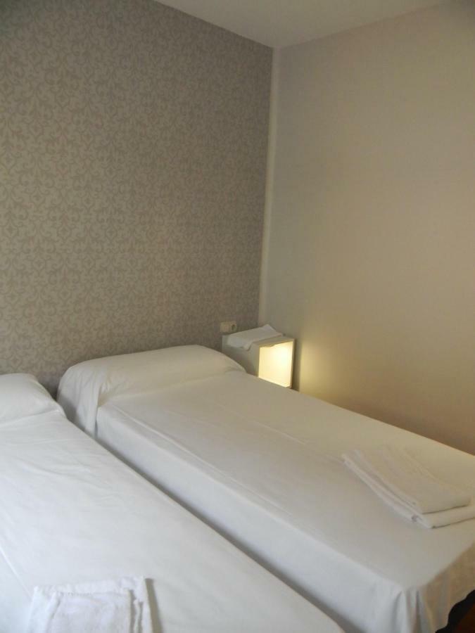 Pension Obel Hotel Villava Exterior photo